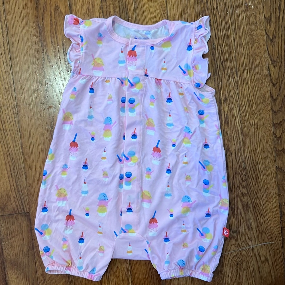 Magnetic me romper